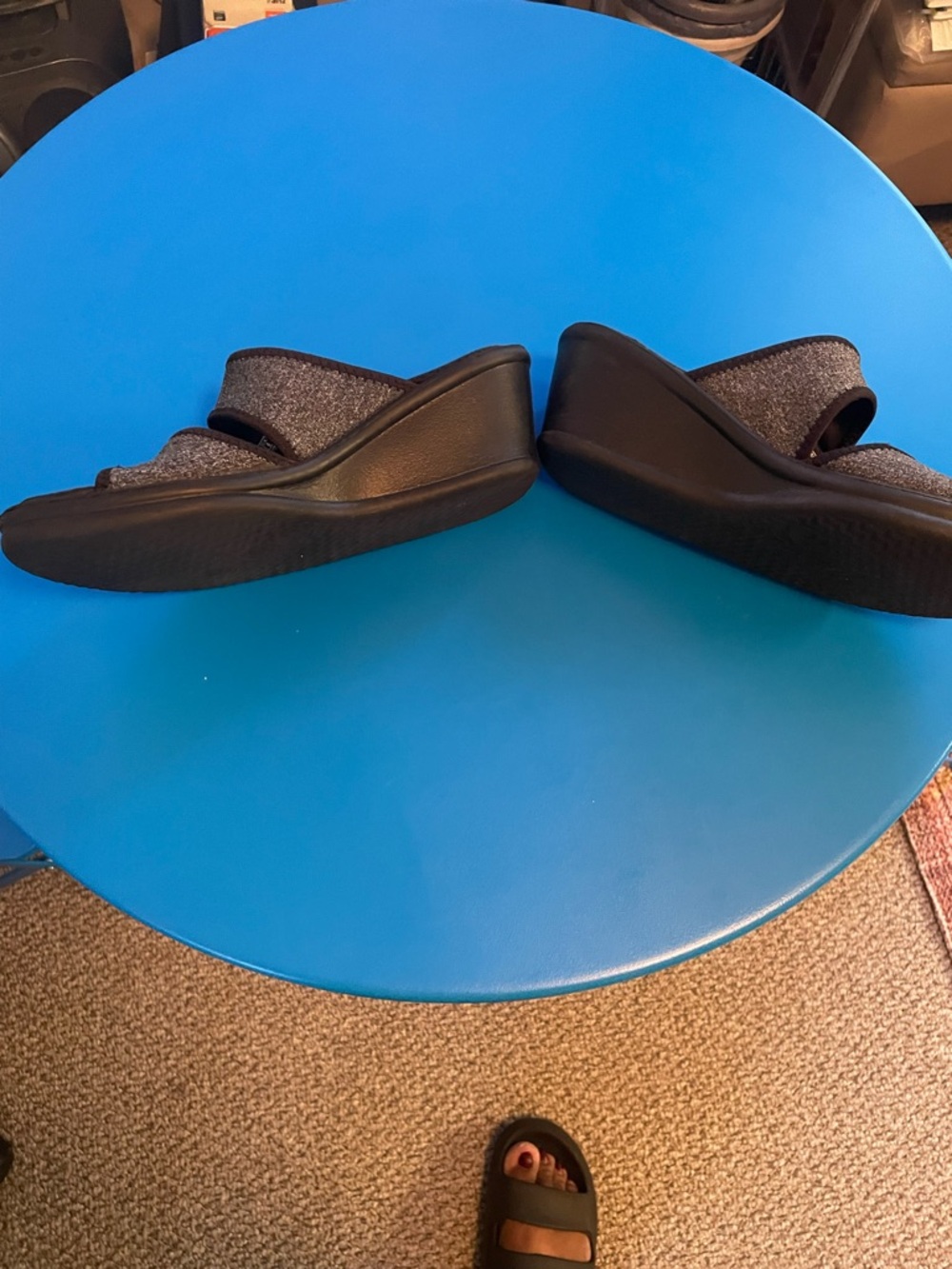 Skechers Women's Gray Dual-Strap Memory Foam Slide Sandals - Picture 3 of 3